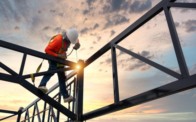 Монтаж металлоконструкций: полное руководство от инженера-практика