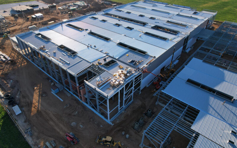 Быстровозводимое производственное здание со стальным каркасом
