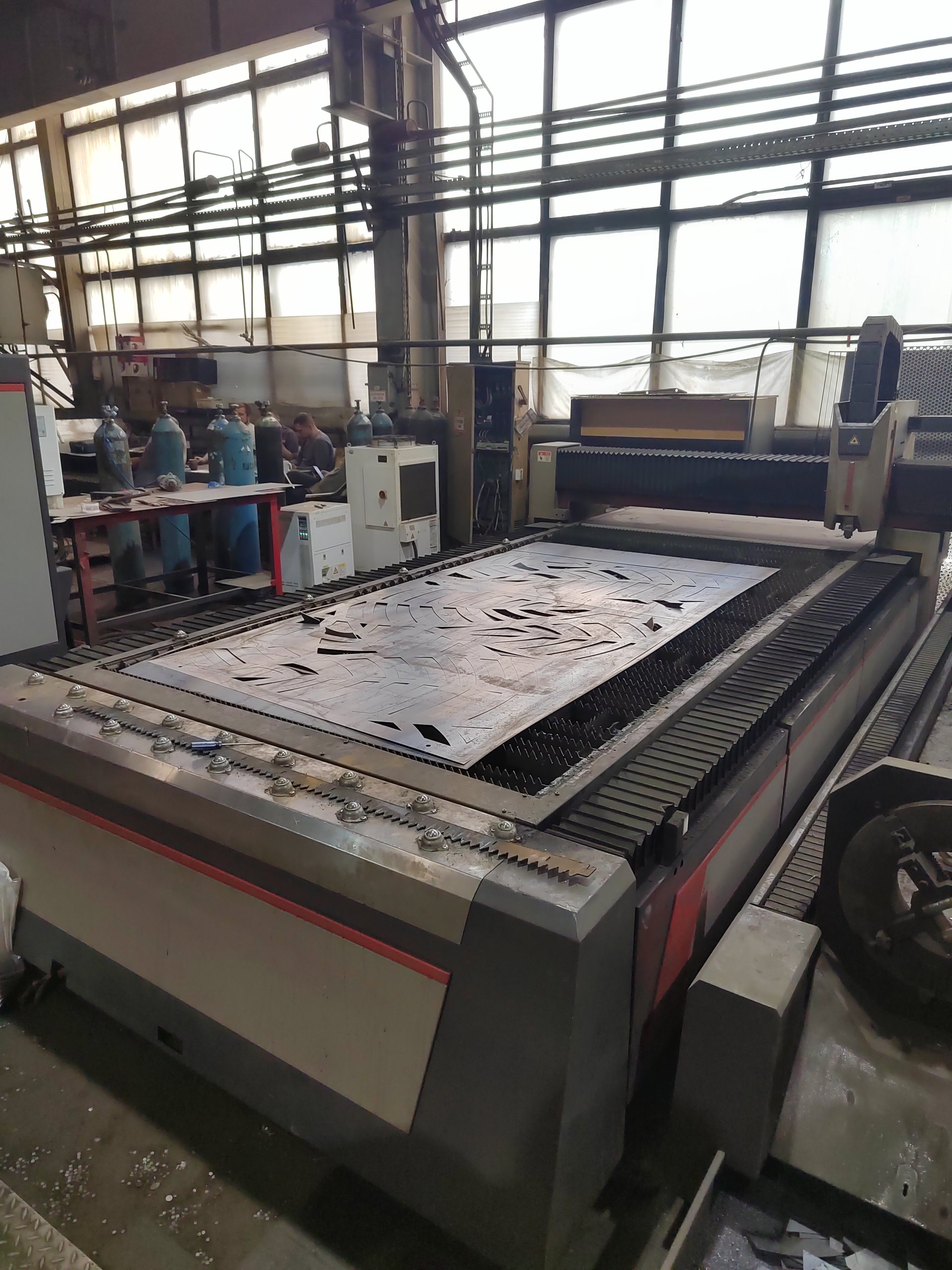 Плазменная резка металла на станке с ЧПУ